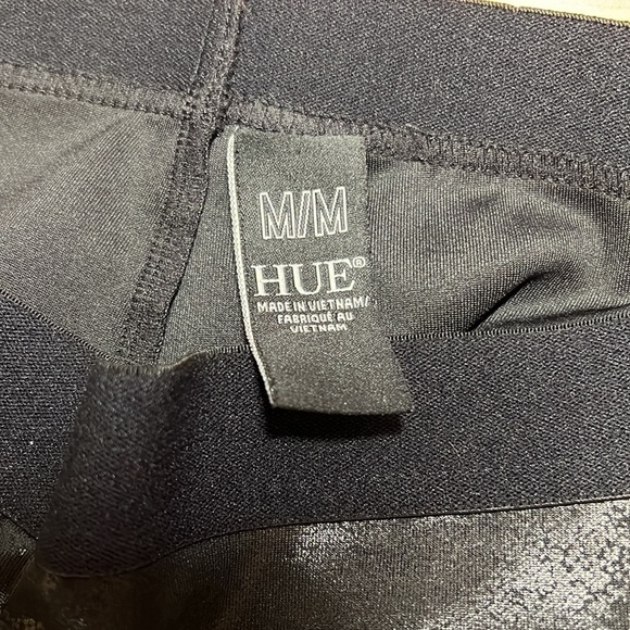 HUE distressed leatherette leggings, black size medium EUC - Picture 7 of 9
